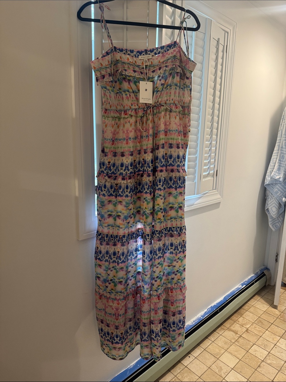 Stellah Multicolor Tie-Dye Maxi Dress with Spaghetti Straps (2)